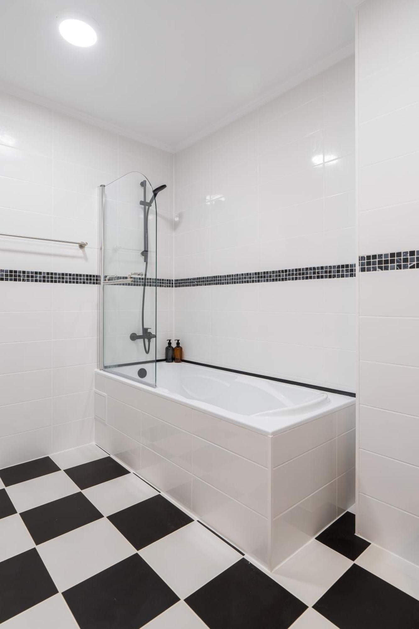 Downtown Calea Victoriei 100 Jacuzzi&sauna&bathtub *