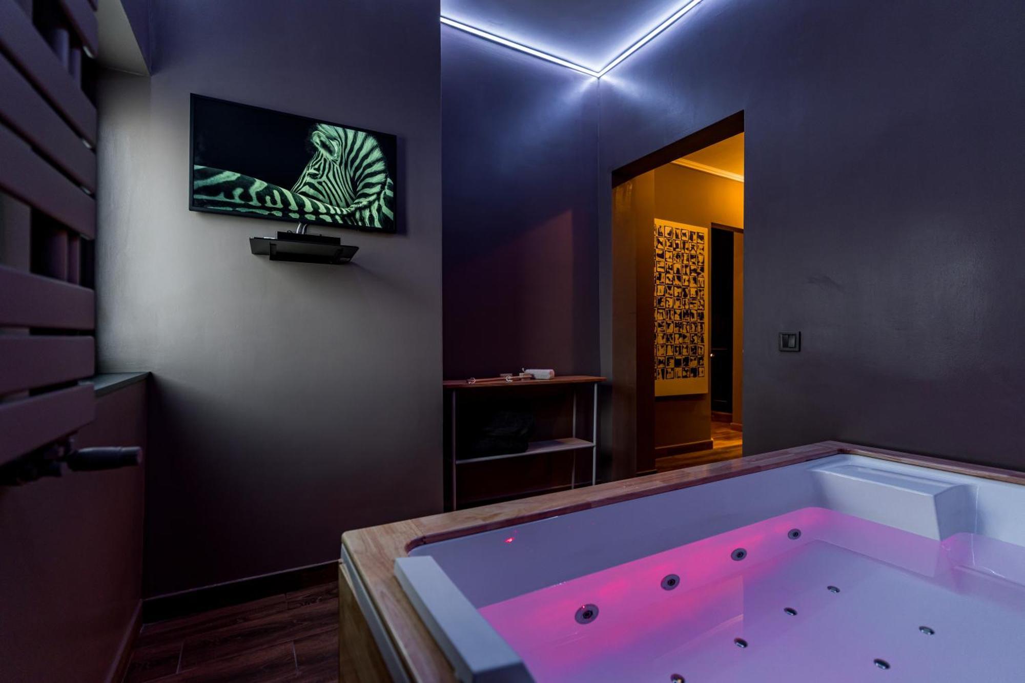 Downtown Calea Victoriei 100 Jacuzzi&sauna&bathtub Apartment Bucharest